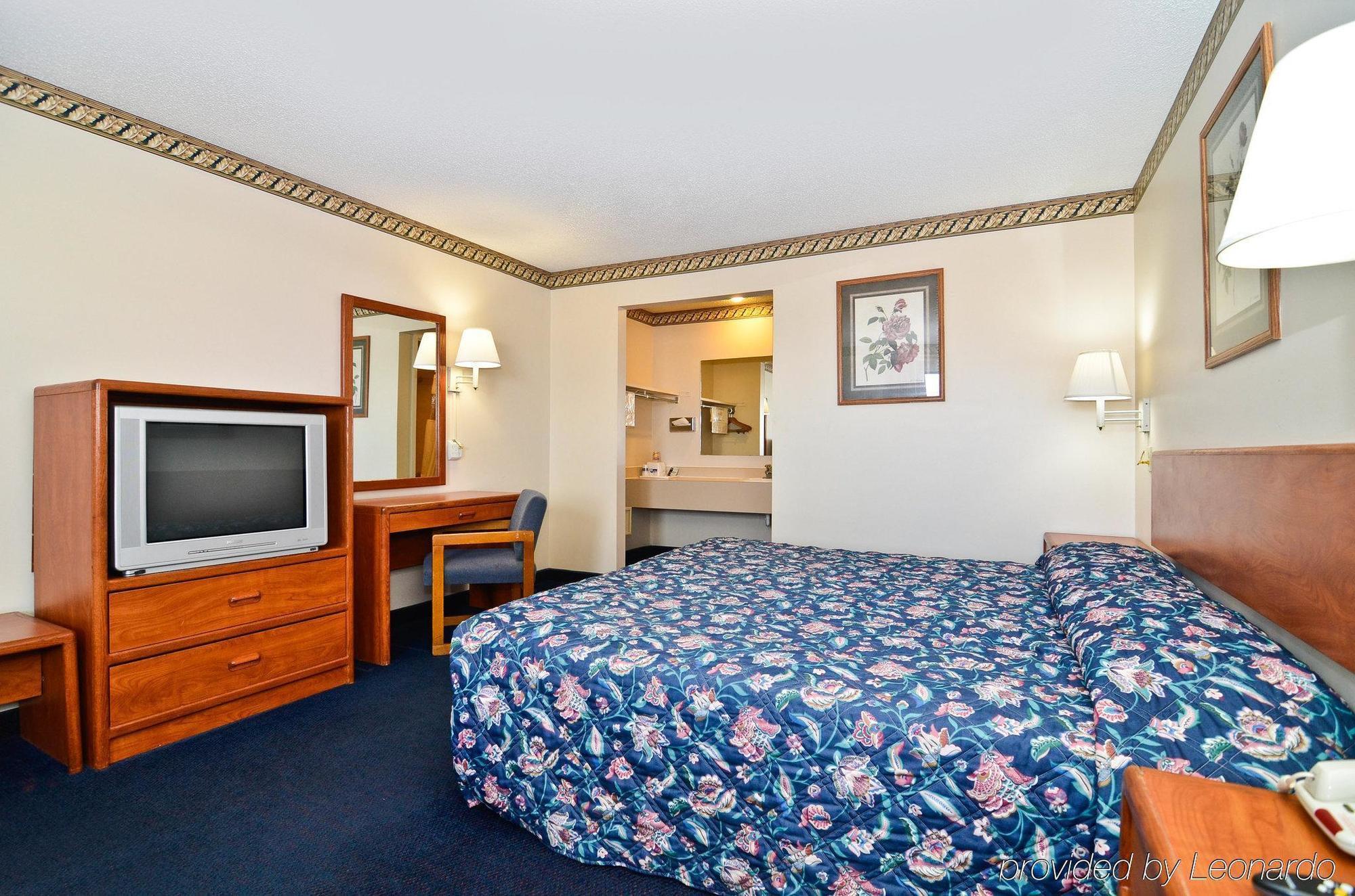 Americas Best Value Inn Grain Valley Room photo